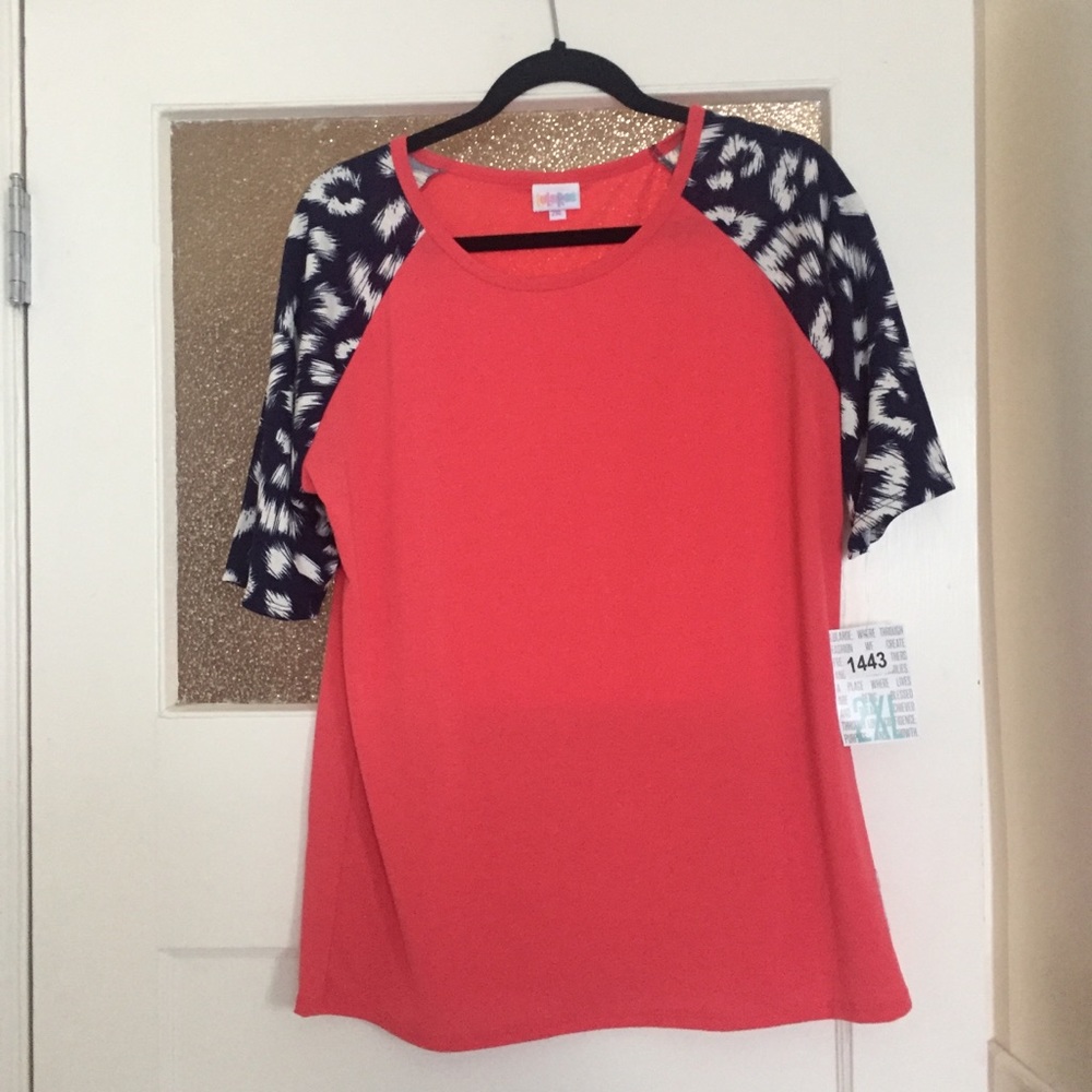 LuLaRoe 2XL Gigi top BNWT leopard sleeves
